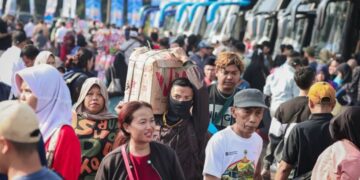 MUDIK: Para pemudik yang akan pulang ke kampung halaman dari Taman Mini Indonesia Indah (TMII), Jakarta Timur pada Senin, 16 Maret 2026. (Humas Pemprov Jateng)