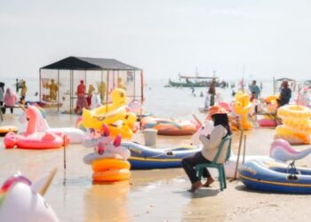 Pantai Karangjahe Jadi Primadona Wisata Libur Lebaran di Rembang, Tembus 50 Ribu Pengunjung