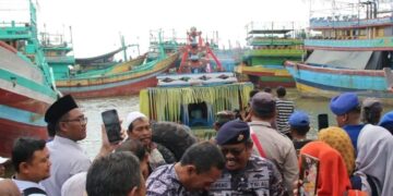 Tradisi sedekah laut di Kabupaten Pati. (Lingkarjateng.id)