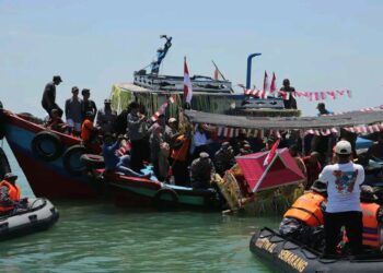 Plt Bupati Pati Hadiri Sedekah Laut di Juwana, Komitmen Dukung Sektor Perikanan
