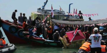 Tradisi sedekah laut di Desa Bajomulyo, Kecamatan Juwana, Kabupaten Pati, Minggu, 29 Maret 2026. (Lingkarjateng Group Network/Lingkarjateng.id)
