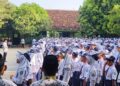 Kegiatan upacara bendera merah putih di salah satu SMP negeri di Kabupaten Rembang. (Vicky Rio/Lingkarjateng.id)