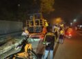 Nekat Takbir Keliling, 6 Truk Sound Horeg di Salatiga Disikat Polisi 34 Petugas Polres Salatiga menghentikan kendaraan takbir keliling yang menggunakan sound horeg di jalan protokol, Jumat malam, 21 Maret 2026. (Dok. Polres Salatiga/Lingkarjateng.id)