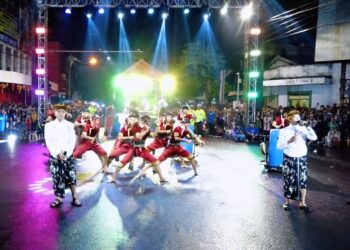 Salah satu peserta lomba thong thong lek Rembang 2026. (Vicky Rio/Lingkarjateng.id)