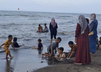 Pantai Indah Kemangi Kendal Diserbu Wisatawan Selama Libur Lebaran Idul Fitri