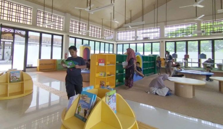 Gedung perpustakaan daerah dimanfaatkan juga sebagai destinasi wisata edukasi favorite bagi anak-anak. Foto : dok.Antara/LingkarJateng