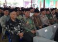 Camat Patean Muh Syamsudluha Tantomi (kiri pertama) saat menghadiri kegiatan Safari Ramadhan TMMD Reguler ke-127 di Desa Gedong, Kecamatan Paten, Kabupaten Kendal, Kamis, 5 Maret 2026 malam. (Anik Kustiani/Lingkarjateng.id)