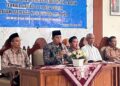 Pemkab Kendal Hadir Selesaikan Polemik Galian C di Desa Puguh Pegandon 35 Wakil Bupati Kendal, Benny Karnadi didampingi Kepala Badan Kesbangpol, Alfebian Yulando dan Kepala Dinas Lingkungan Hidup, Aris Irwanto saat beraudiensi dengan warga Desa Puguh, Kecamatan Pegandon terkait aktivitas galian C di wilayah setempat, Sabtu 14 Maret 2026. (Dok. Pribadi/Lingkarjateng.id)