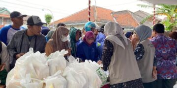 Jelang Lebaran, Pemkab Kudus Bakal Gelar Pasar Murah untuk Warga Kurang Mampu 2 Kegiatan Pasar Murah yang pernah diadakan oleh Pemkab Kudus. (Nisa Hafizhotus S/Lingkarjateng.id)