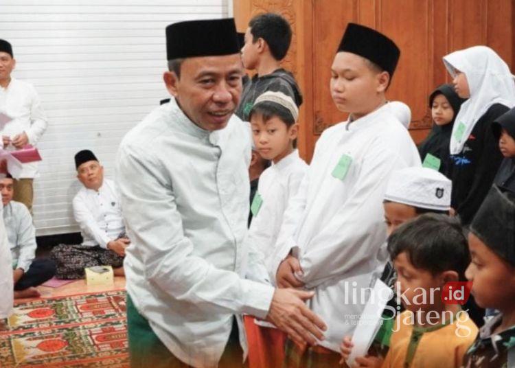 Waka II DPRD Pati Sebut Tarhima Pererat Sinergi Lintas Instansi 25 Wakil Ketua II DPRD Pati Bambang Susilo saat menghadiri kegiatan Tarawih dan Silaturahmi Bersama (Tarhima) pada Selasa malam, 3 Maret 2026. (Lingkarjateng.id)
