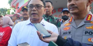 Sidang Vonis Botok-Teguh, Kapolresta Pati Ajak Semua Pihak Jaga Kondusifitas 1 Kapolresta Pati Kombes Pol Jaka Wahyudi saat mengawal Plt Bupati Pati Risma Ardhi Chandra saat menggelar "Ngabuburide" pada Rabu, 4 Maret 2026. (Lingkarjateng Group Nertwork)