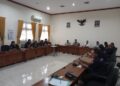 Ketua DPRD Pati Ali Badrudin beserta jajarannya menerima audiensi Forum Wartawan Pati (FWP) pada Selasa, 17 Maret 2026.  (Lingkarjateng.id)