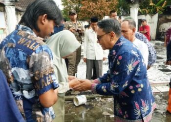 Beri Bantuan Korban Kebakaran, Plt Bupati Pati Ingatkan Bahaya Korsleting Listrik