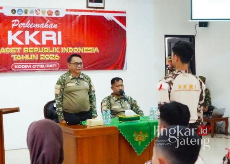 Plt Bupati Chandra Apresiasi Kodim 0718/Pati Sukseskan Program KKRI 25 Plt Bupati Pati Risma Ardhi Chandra saat menghadiri kegiatan pembinaan Korps Kadet Republik Indonesia (KKRI) Tahun 2026 yang digelar di Kodim 0718/Pati, Jumat, 27 Maret 2026. (Dok. Lingkarjateng.id)