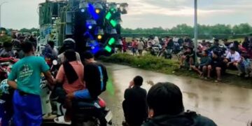 Pentas sound horeg jadi tontonan masyarakat. (Dok. for Lingkarjateng.id)