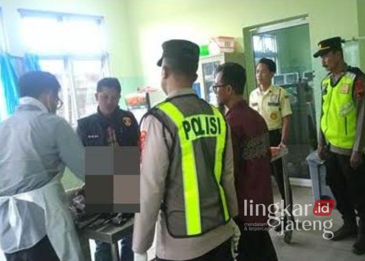 Remaja 16 Tahun Tewas Terseret Arus Sungai Sengkarang Pekalongan 25 Petugas kepolisian melakukan pendataan dan koordinasi di rumah sakit terkait korban tenggelam di Sungai Sengkarang, Kabupaten Pekalongan, Minggu, 29 Maret 2026. (Dok. Polres Pekalongan/Lingkarjateng.id)