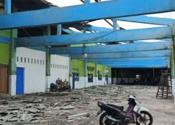 Atap TPI Tasikagung 1 Rembang Rusak Akibat Angin Kencang, Kerugian Rp200 Juta