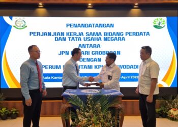 Perhutani–Kejari Grobogan Teken PKS, Mitigasi Risiko Hukum-Amankan Aset 25 Perum Perhutani menggandeng Kejaksaan Negeri (Kejari) Grobogan melakukan penandatanganan Perjanjian Kerja Sama (PKS) bidang Perdata dan Tata Usaha Negara (DATUN), di Kantor Kejari Grobogan pada Rabu (15/4). Foto: Dok. Perum Perhutani / Lingkar