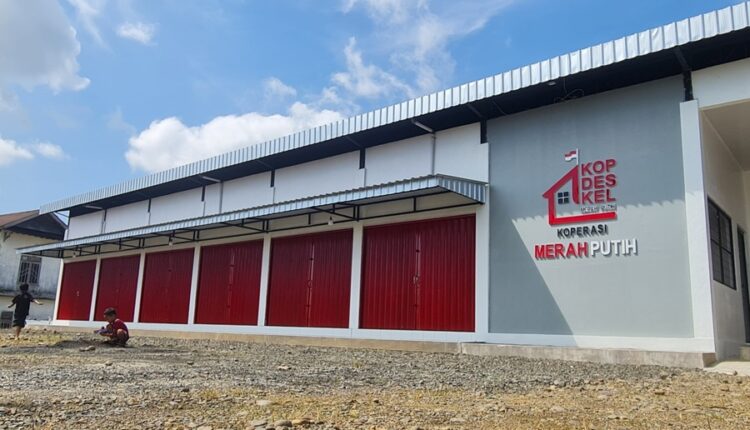 Ilustrasi – Koperasi Desa Merah Putih (KDMP) yang menjadi salah satu program kebijakan pemerintah. Foto : Dok. fian/Lingkar