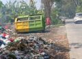 Warga Keluhkan Sampah di TPS Wulung Timbulkan Bau Menyengat dan Berserakan 27 Kondisi tempat pembuangan sampah yang berada dijalan Randublatung - Blora sudah overload dan timbulkan bau tak sedap. Foto : Hanafi/Lingkar