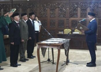 Bupati Batang, M. Faiz Kurniawan, melantik tiga pejabat Pimpinan Tinggi Pratama di Aula Kantor Bupati Batang, Rabu, 1 April 2026. (Humas Pemkab Batang/Lingkarjateng.id)