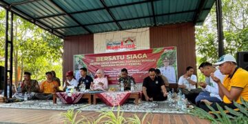 Bupati Kendal, Dyah Kartika Permanasari, saat menghadiri kegiatan Bersatu Siaga di Desa Magelung, Kecamatan Kaliwungu Selata, Kabupaten Kendal, Jumat, 17 April 2026. (Anik Kustiani/Lingkarjateng.id)