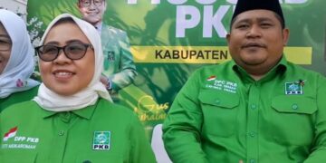 Ketua DPP PKB, Siti Mukaromah, didampingi Ketua DPC PKB Demak, Zayinul Fata, usai Muscab PKB bertempat di Hotel Citra Alam Demak pada Minggu, 19 April 2026. (M. Burhanuddin Aslam/Lingkarjateng.id)
