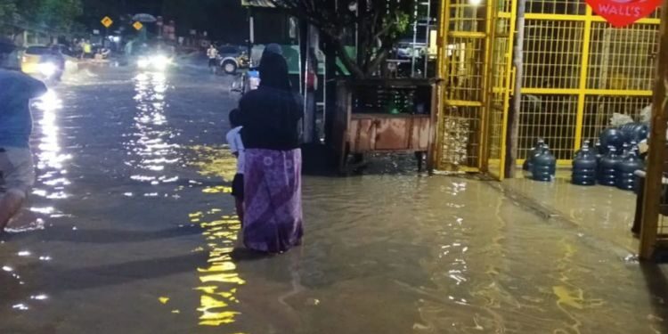 Rumah hingga akses jalan di Kabupaten Grobogan sempat tergenang banjir pada Kamis, 2 April 2026 malam. (Antara)