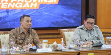 Gubernur Jawa Tengah, Ahmad Luthfi, saat beraudiensi dengan Direktur Jenderal Peternakan dan Kesehatan Hewan Kementerian Pertanian, Agung Suganda, di Kantor Gubernuran, Kota Semarang, Kamis, 16 April 2026. (Humas Pemprov Jateng/Lingkarjateng.id)