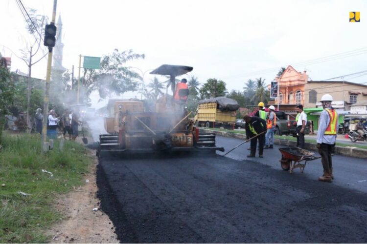 Kementerian PUPR Manfaatkan Aspal Buton untuk Tingkatkan Kualitas Jalan Nasional. Foto : Dok.Kementerian PU