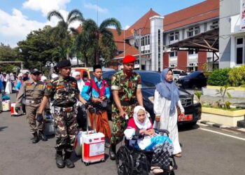 Jemaah Haji Berkursi Roda di Kendal Dapat Pendampingan Khusus