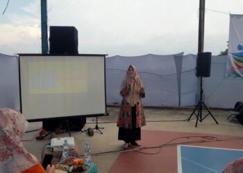 TBC di Kendal Tembus 440 Kasus, Dinkes Minta Warga Waspada Gejalanya 31 Kabid Pelayanan Kesehatan Dinkes Kendal, Anita Dianawati, saat memberikan edukasi kepada masyarakat dalam kegaitan sosialisasi terkait TBC, Jumat, 3 April 2026. (Anik Kustiani/Lingkarjateng.id)