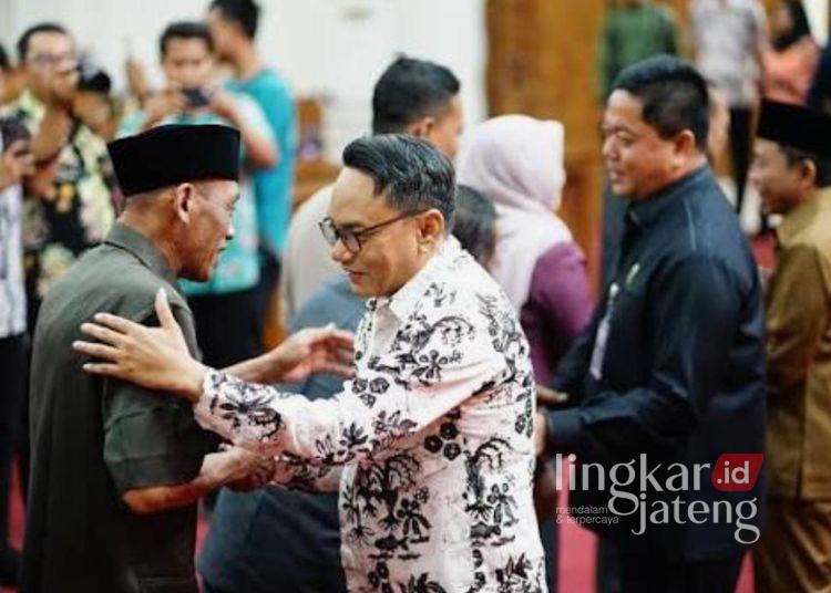 Momentum Idul Fitri, Ketua DPRD Pati Ajak Perkuat Integritas Legislatif dan Eksekutif 25 Momentum halal bihalal DPRD Pati dengan Pemkab Pati. (Lingkarjateng.id)