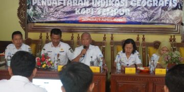 Pemkab Jepara Usulkan Kopi Robusta Tempur Raih Indikasi Geografis 10 Kegiatan sosialisasi dan pendampingan pendaftaran Indikasi Geografis untuk Kopi Robusta Tempur di Balai Desa Tempur, Kecamatan, Keling, Kabupaten Jepara, Rabu, 1 April 2026. (Tomi Budianto/Lingkarjateng.id)