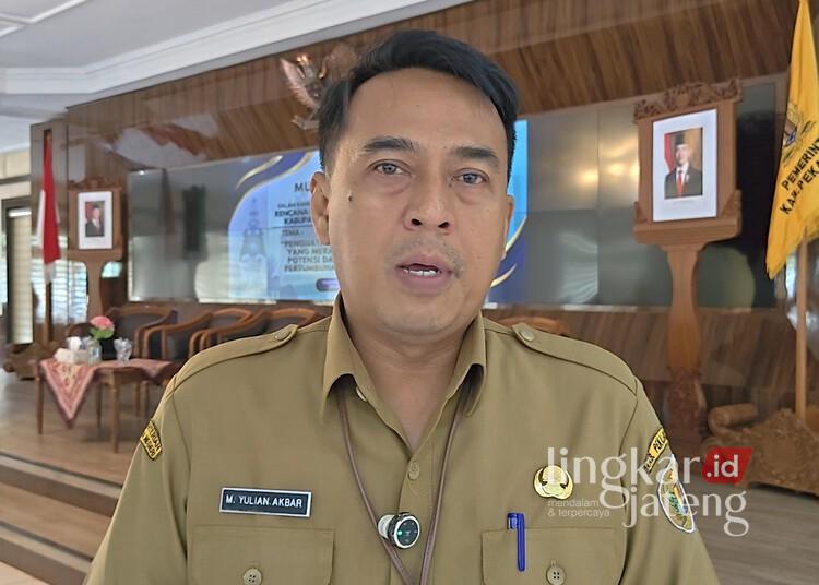 ASN Pemkab Pekalongan WFH Tiap Jumat, Pejabat Eselon hingga Lurah Tetap Ngantor 25 Sekda Kabupaten Pekalongan, M. Yulian Akbar. (Fahri Akbar/Lingkarjateng.id)