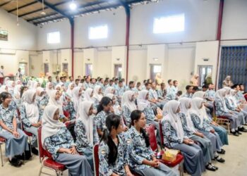 Pelajar SMK Negeri 2 Salatiga mengikuti sosialisasi kesehatan yang digelar Dinas Kesehatan dan TP PKK di sekolah tersebut pada Kamis, 23 April 2026. (Prokompim Setda Salatiga/Lingkarjateng.id)