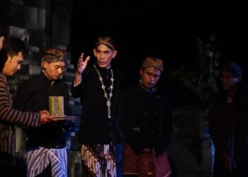 Teater Atmosfer Tampilkan Drama “Kali Damar”, Ceritakan Asal Usul Weleri Kendal