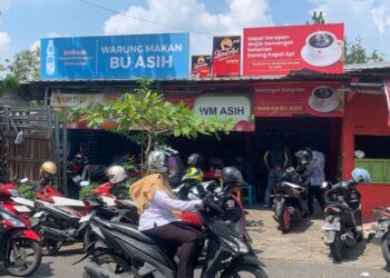 Warung Makan Bu Asih yang berada di dekat RSUD Sunan Kalijaga, Kabupaten Demak. (M. Burhanuddin Aslam/Lingkarjateng.id)