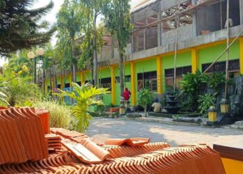 Pembangunan di SMP Negeri 3 Blora yang mendapat Bantuan Presiden (Banpres). (Eko Wicaksono/Lingkarjateng.id)