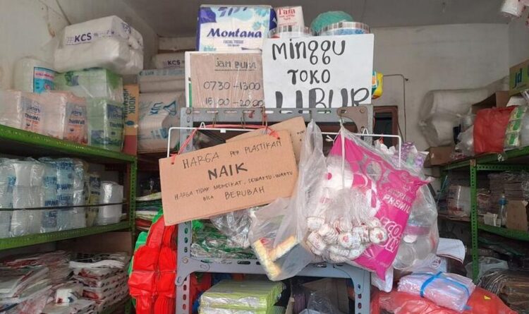 Fakta Harga Plastik Melonjak, Bikin Para Pedagang di Semarang Menjerit 25 Fakta Harga Plastik Melonjak, Bikin Para Pedagang di Semarang Menjerit