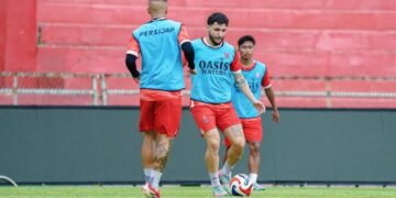 Pemain Persijap Jepara saat melakukan latihan sebelum pertandingan melawan Semen Padang FC. (Dok. Persijap Jepara/Lingkarjateng.id)