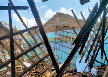 Kondisi ruang kelas SDN Mencon, Kecamatan Pucakwangi, Pati yang kondisinya rusak parah. (Lingkarjateng.id)