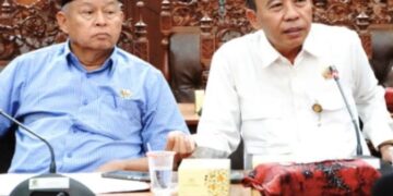Wakil Ketua II DPRD Pati Bambang Susilo (kanan) bersama Wakil Ketua I Hardi. (Lingkarjateng.id)