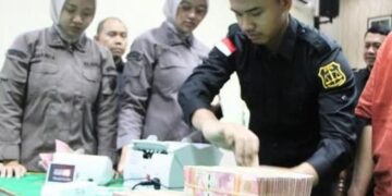 Kejaksaan Negeri (Kejari) Pati menerima pengembalian uang kasus korupsi Kade Tlogosari sebesar Rp500 Juta, Kamis 23 April 2026. (Lingkarjateng.id)