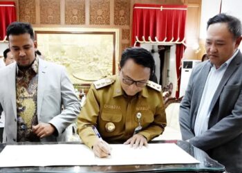 Pemkab Pati Terima Hibah Lampu Tenaga Surya, Tingkatkan Penerangan Ruang Publik