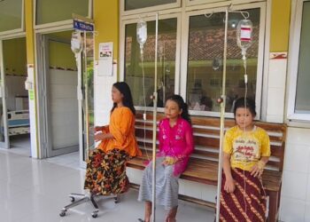 17 Siswa SD di Rembang Dirawat Usai Santap MBG saat Acara Kartinian