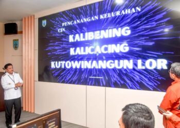 Wali Kota Salatiga Robby Hernawan (kiri) saat meluncurkan Kelurahan Cantik di Kantor Setda, Rabu, 29 April 2026. (Dok.Prokompim Setda Salatiga/Lingkarjateng.id)