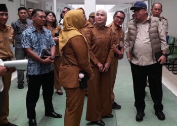 Wamen PKP, Fahri Hamzah saat kunjungan kerja di Kendal, Senin (18/5). Foto : Anik Kustiani/Lingkar