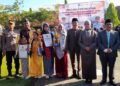 Bupati Kendal Dyah Kartika Permanasari (kedua kanan) usai memimpin upacara Hardiknas di SMP Negeri 4 Desa Kalirandu Gede Kecamatan Cepiring, Sabtu, 2 Mei 2026. (Anik Kustiani/Lingkarjateng.id)