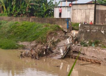 Diterjang Banjir Sungai Waridin Kendal, Jembatan Penghubung Kaliwungu-Brangsong Putus